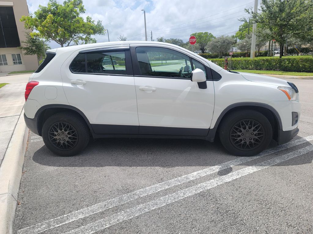 Photo 5 of this CHEVROLET TRAX