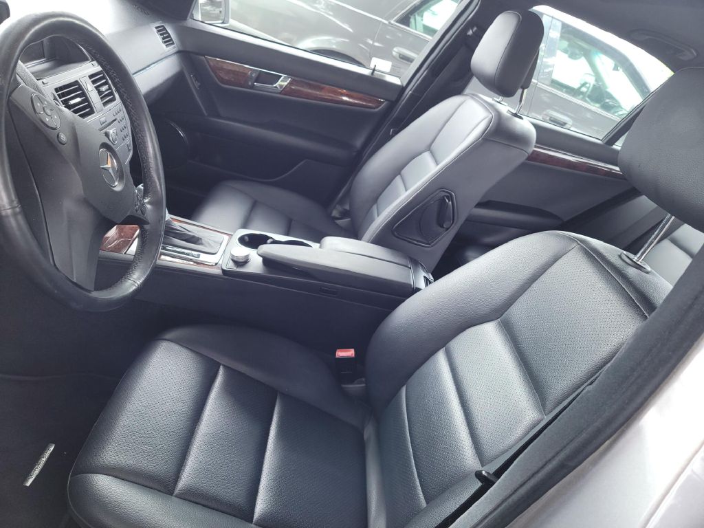 MERCEDES-BENZ C-CLASS 2010 MERCEDES-BENZ C-CLASS WDDGF8BB0AR129367