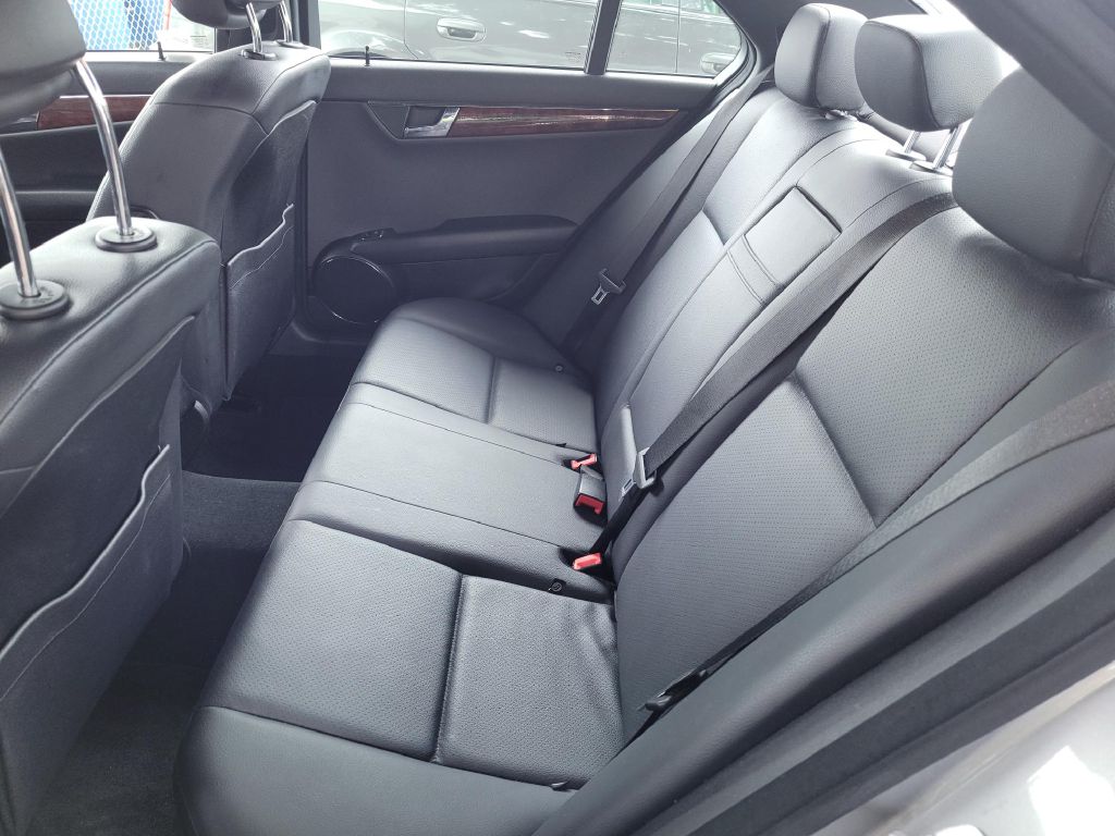 MERCEDES-BENZ C-CLASS 2010 MERCEDES-BENZ C-CLASS WDDGF8BB0AR129367