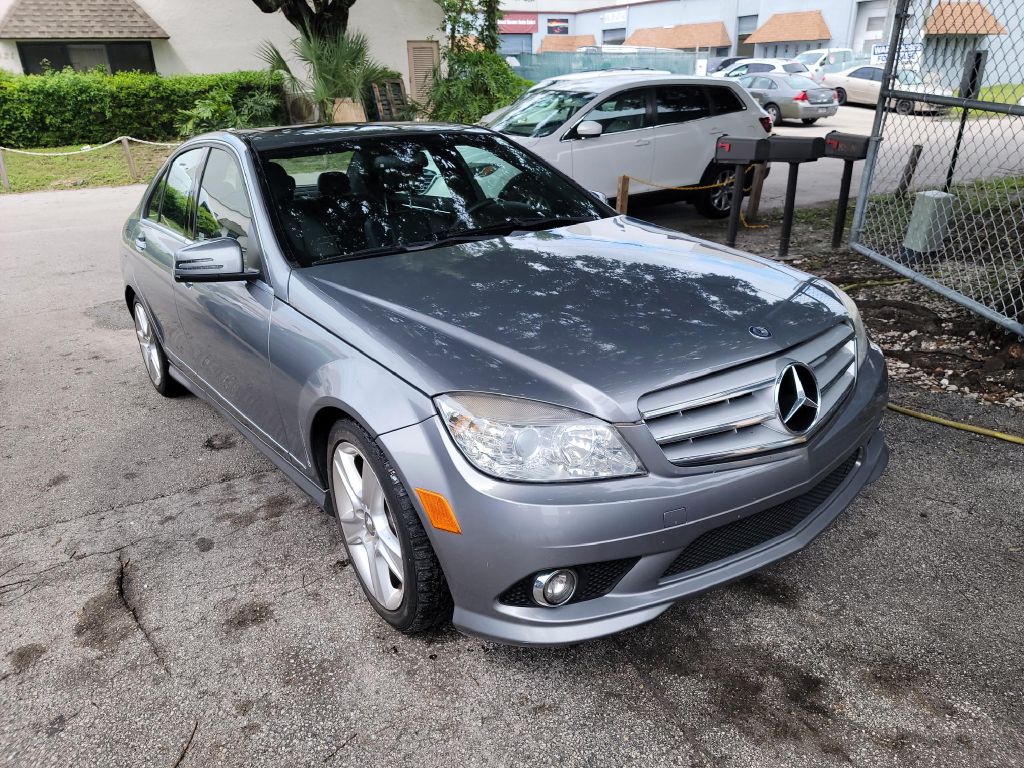 MERCEDES-BENZ C-CLASS 2010 MERCEDES-BENZ C-CLASS WDDGF8BB0AR129367