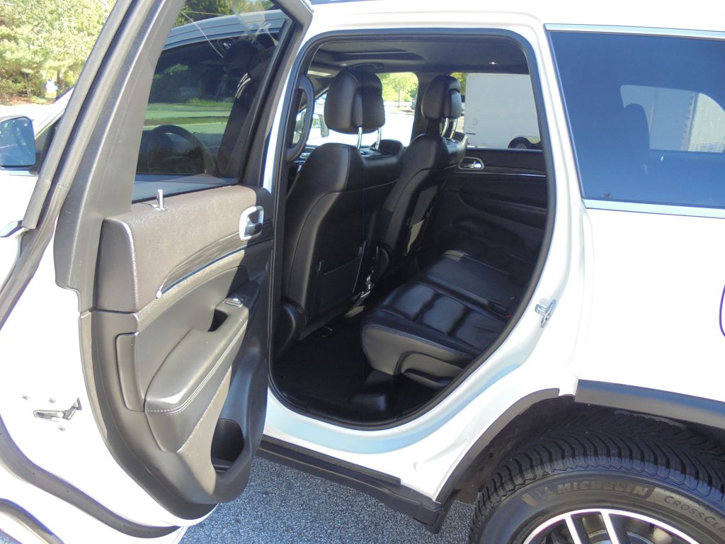 Photo 10 of this JEEP GRAND CHEROKEE