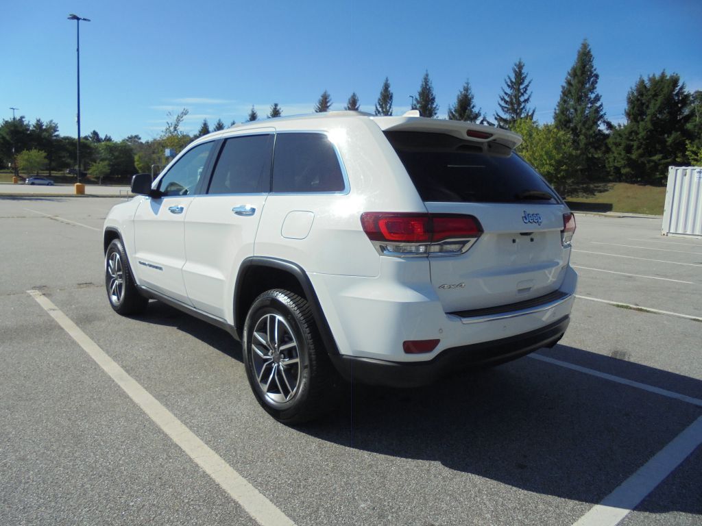 Photo 3 of this JEEP GRAND CHEROKEE