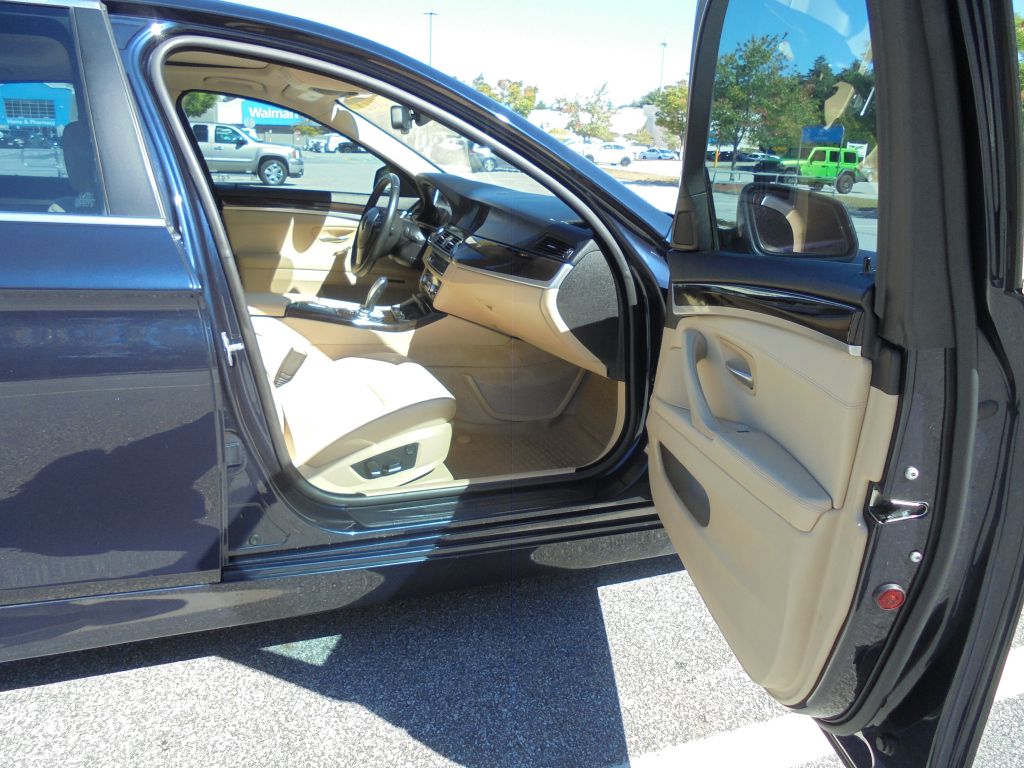 Photo 12 of this BMW 535