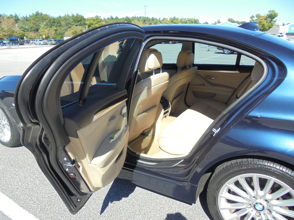 Photo 10 of this BMW 535