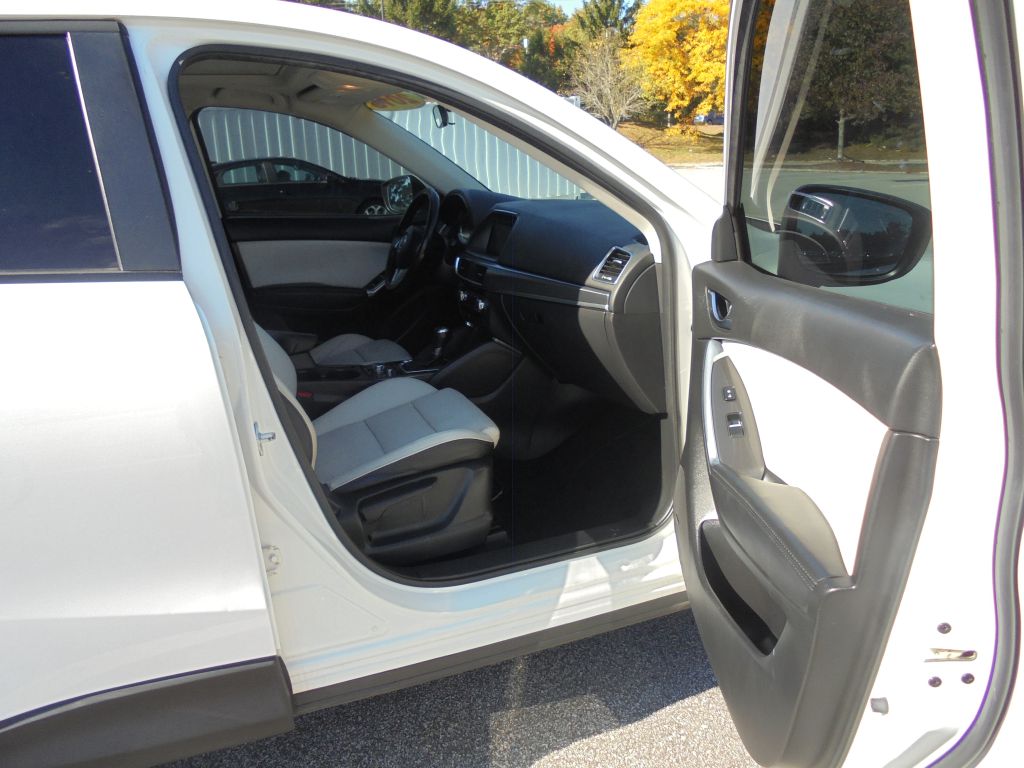 Photo 12 of this MAZDA CX-5