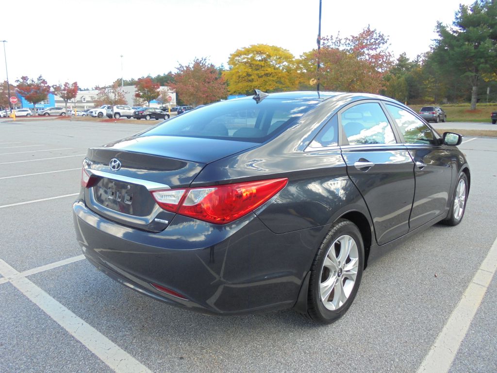 Photo 5 of this HYUNDAI SONATA