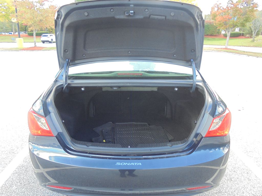 Photo 14 of this HYUNDAI SONATA