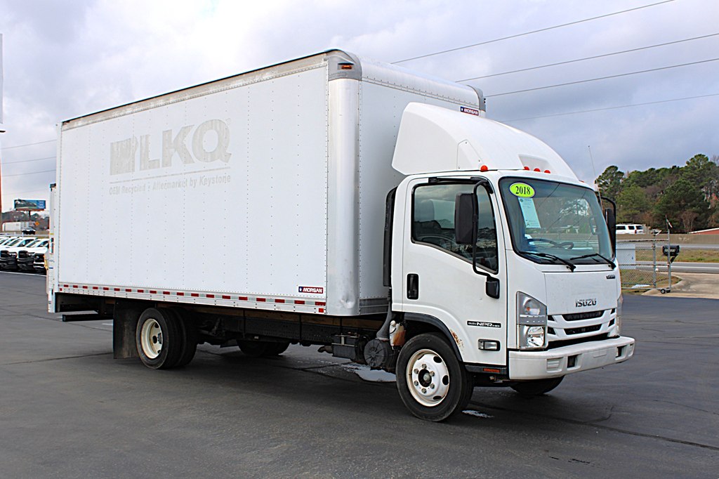 2018 Isuzu NPR photo 2