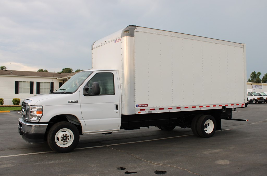 2024 Ford E-450 photo 3