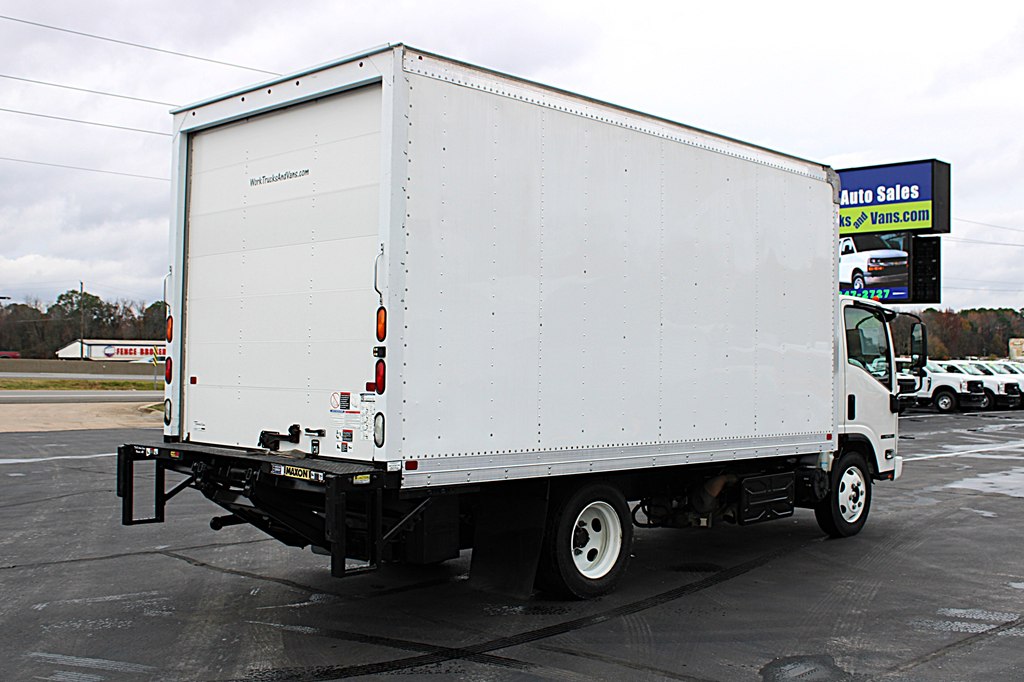 2021 Isuzu NPR photo 2