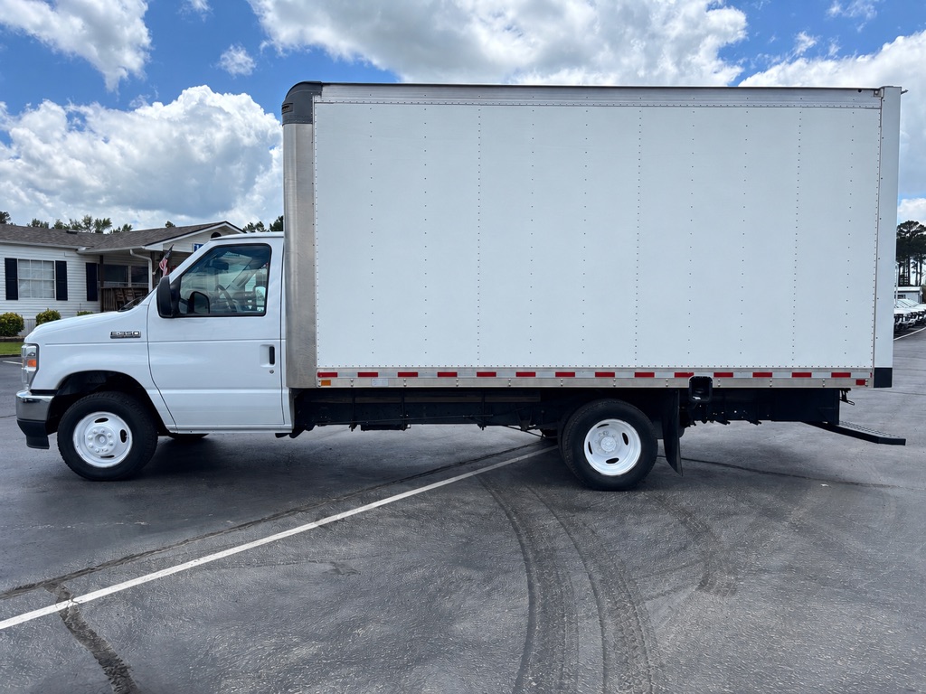 2024 Ford E-Series's photo