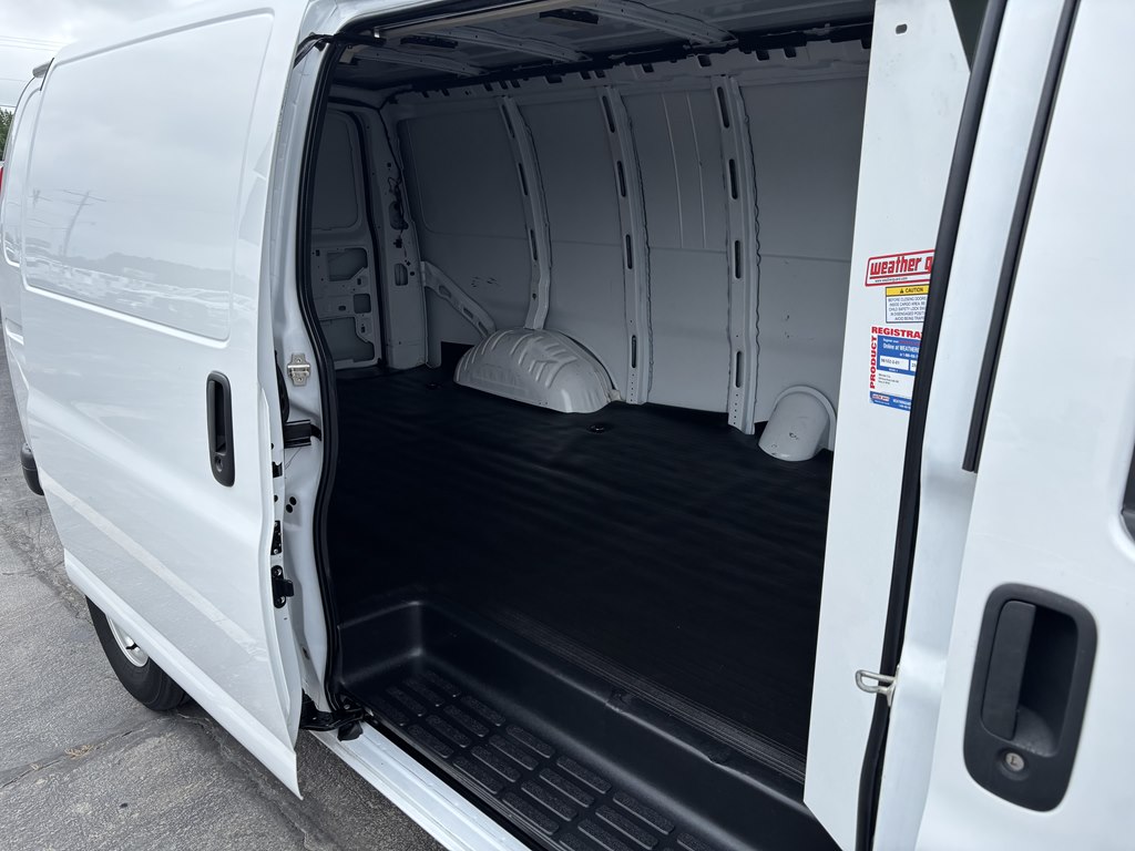 2023 Chevrolet Express 2500 Cargo Van photo 6