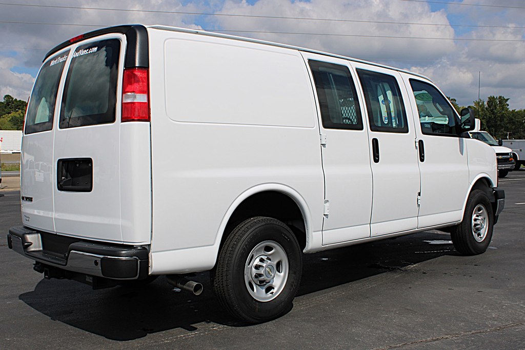 2024 Chevrolet Express 2500 Cargo Van photo 2