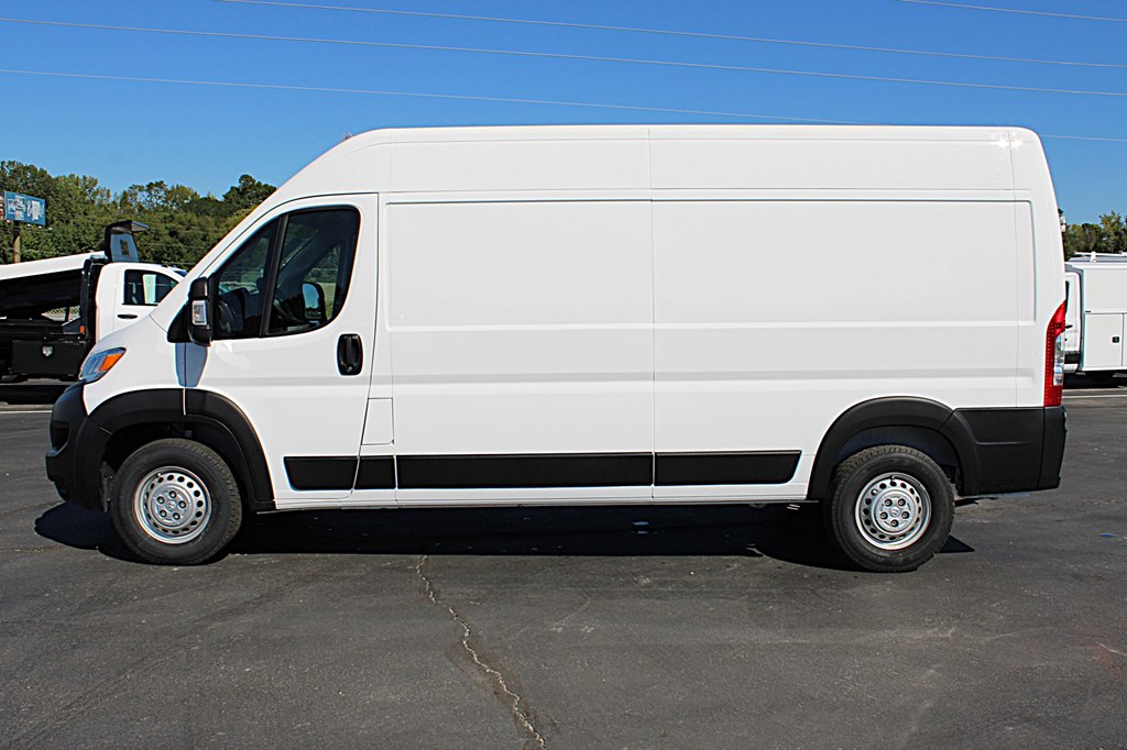 2024 Ram 2500 photo 3