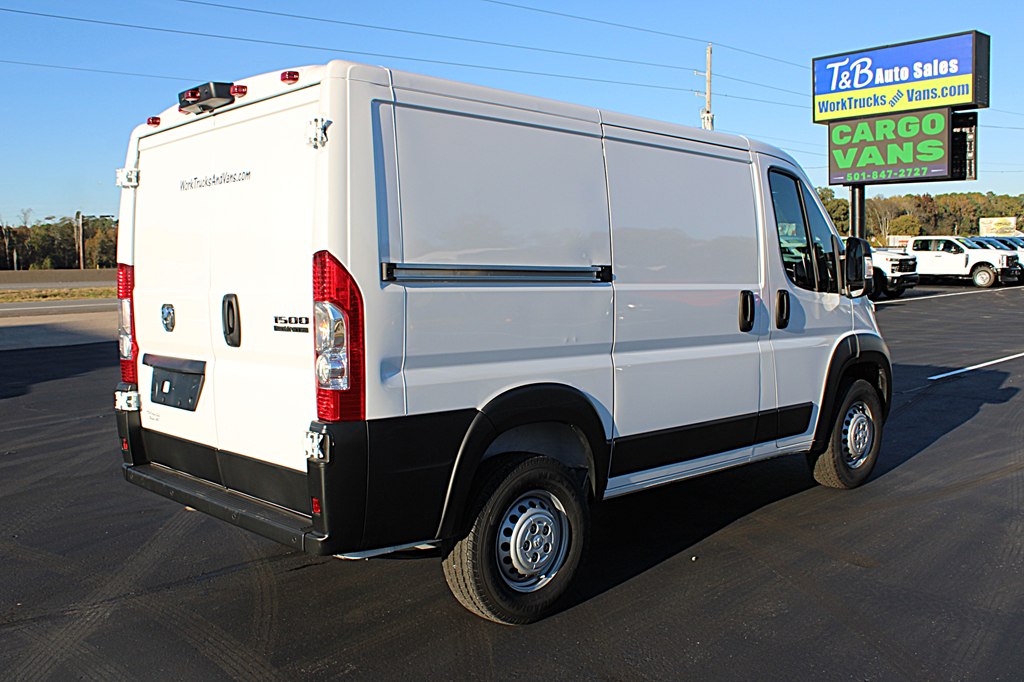 2024 Ram 1500 photo 3