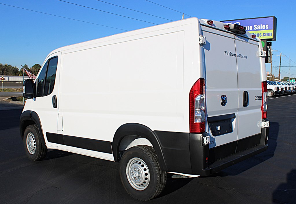 2024 Ram 1500 photo 2