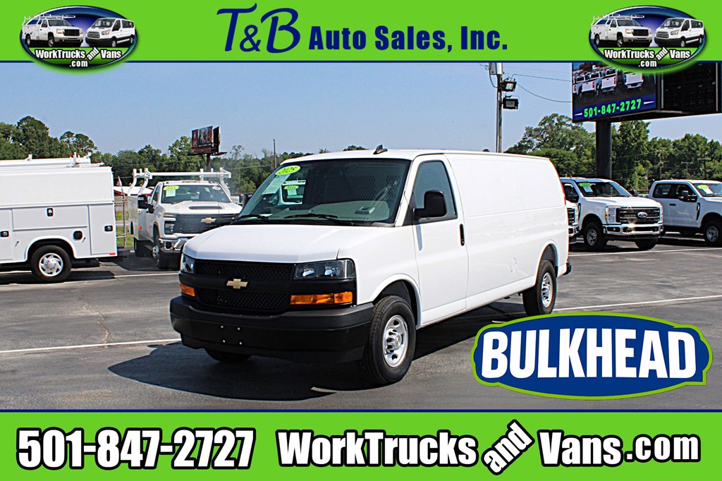 2025 Chevrolet Express 3500 Extended Work Van's photo