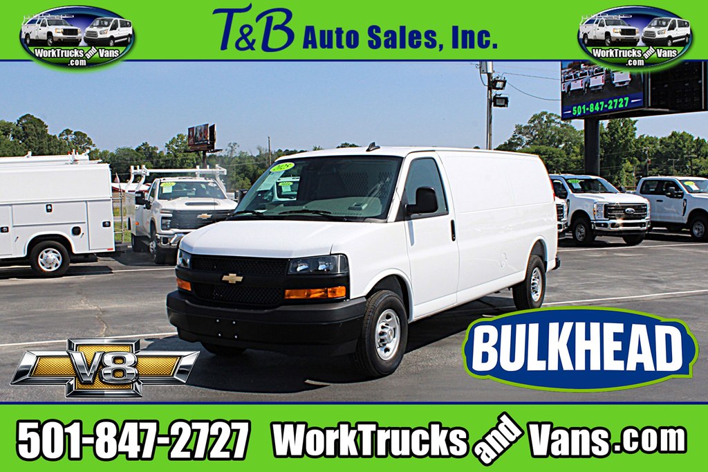 2025 Chevrolet Express 3500 Extended Work Van's photo