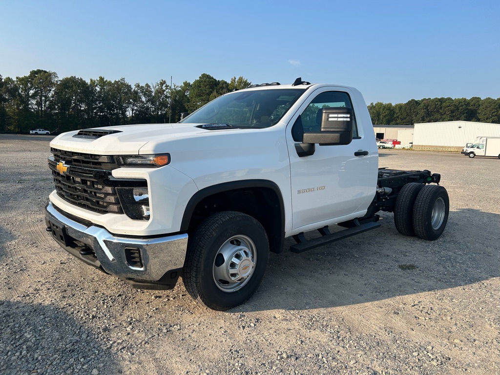 2024 Chevrolet Silverado 3500HD photo 30