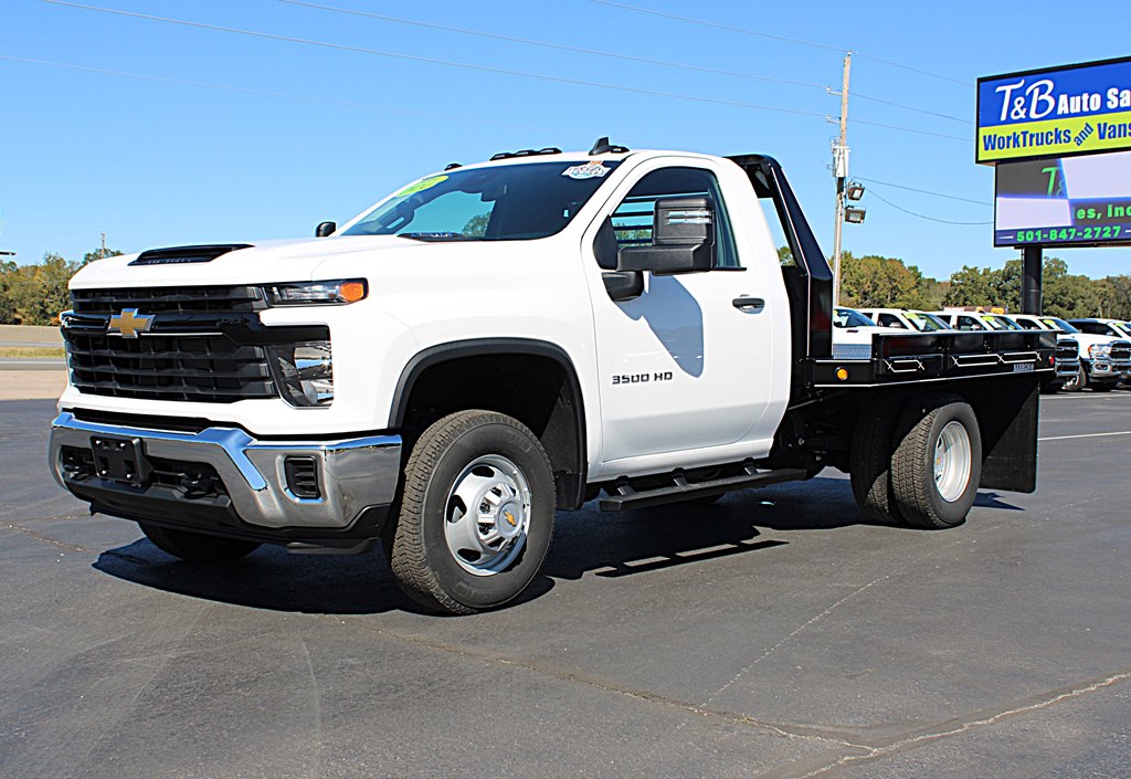 2024 Chevrolet Silverado 3500HD photo 2