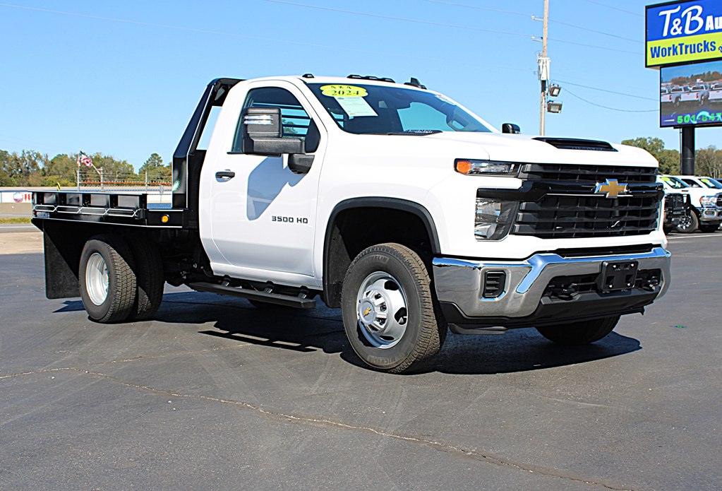 2024 Chevrolet Silverado 3500HD photo 3