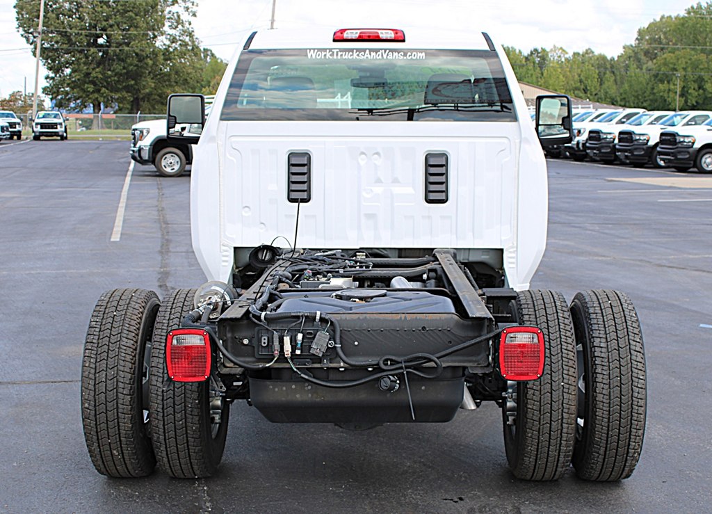 2024 Chevrolet Silverado 3500HD photo 9