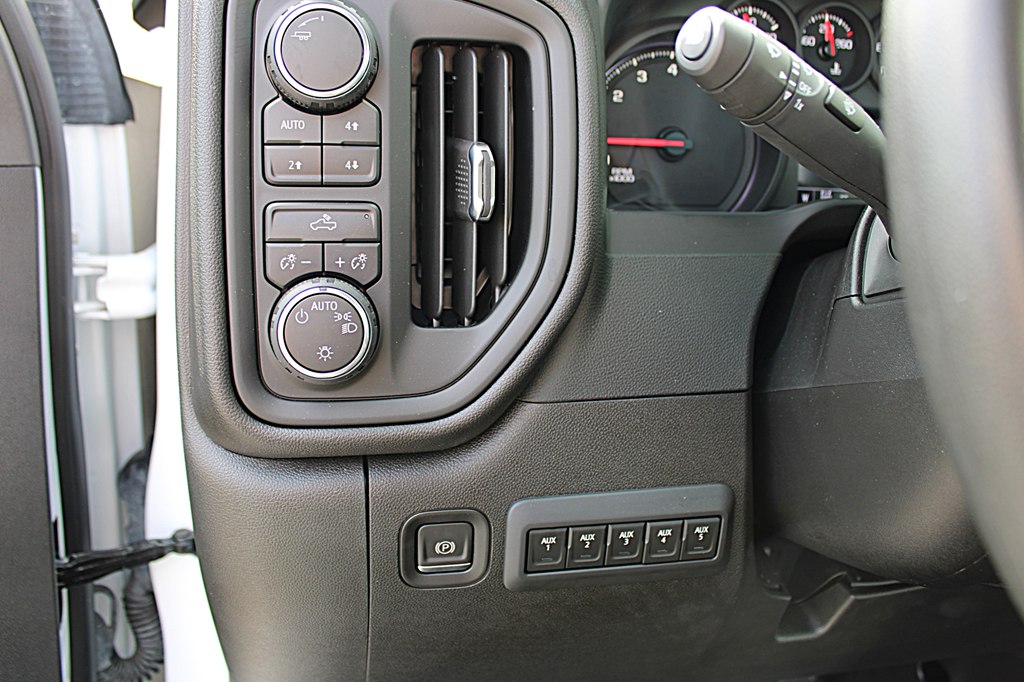2024 Chevrolet Silverado 3500HD photo 13