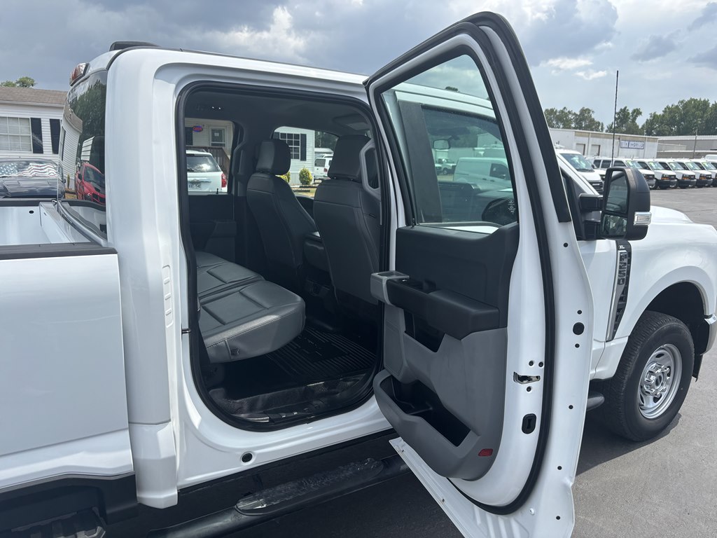 2023 Ford F-250 photo 6