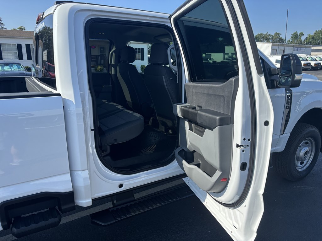 2024 Ford F-250 photo 8