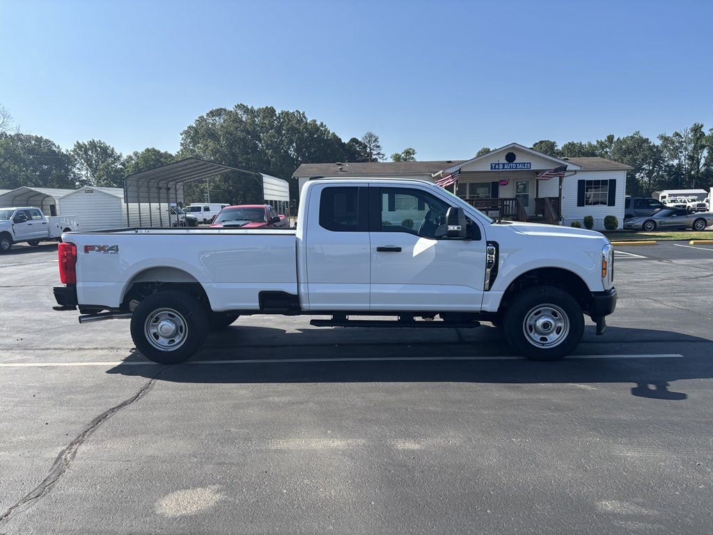 2024 Ford F-350 photo 4