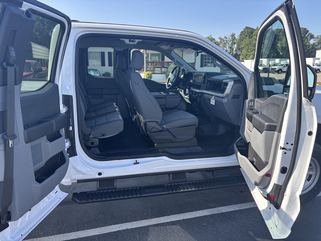 2024 Ford F-350 photo 7