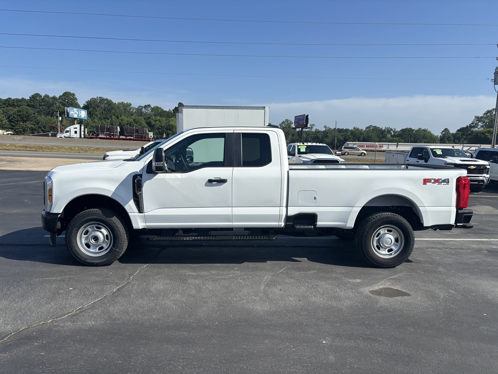 2024 Ford F-350 photo 3