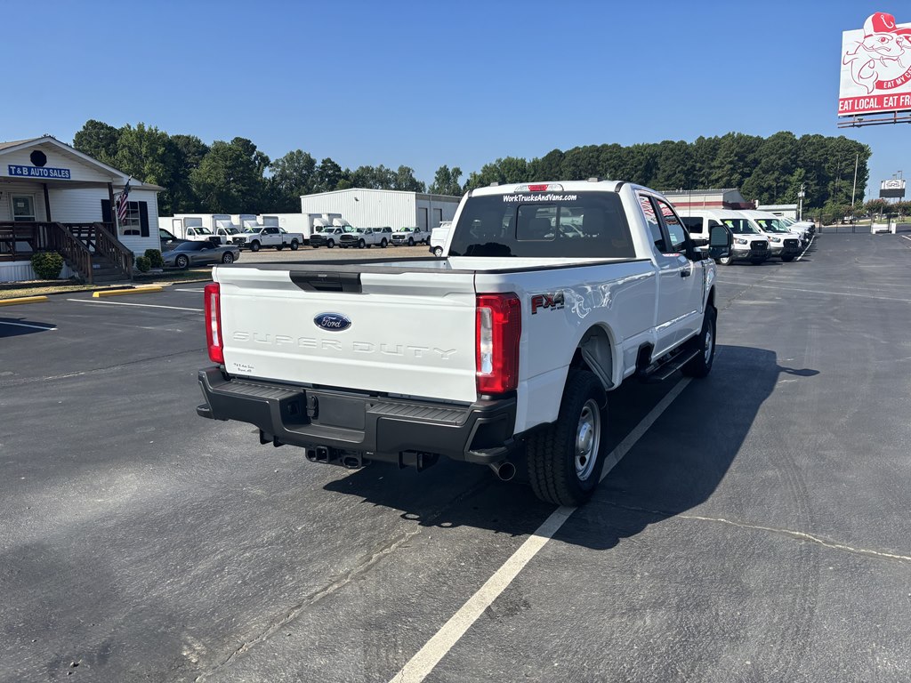2024 Ford F-350 photo 6