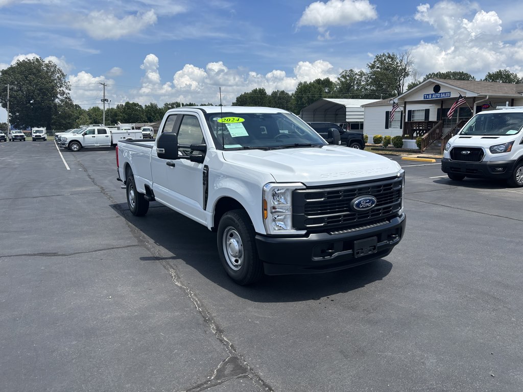 2024 Ford F-250 photo 2