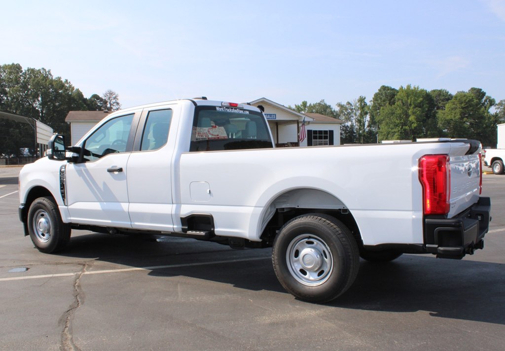 2025 Ford F-250 XL photo 4