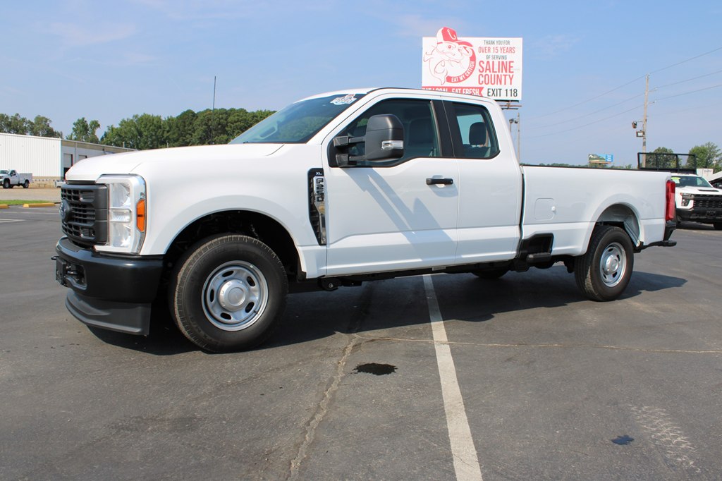 2025 Ford F-250 XL photo 3