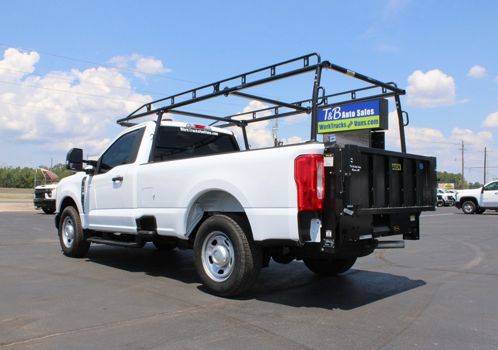 2024 Ford F-350 photo 2