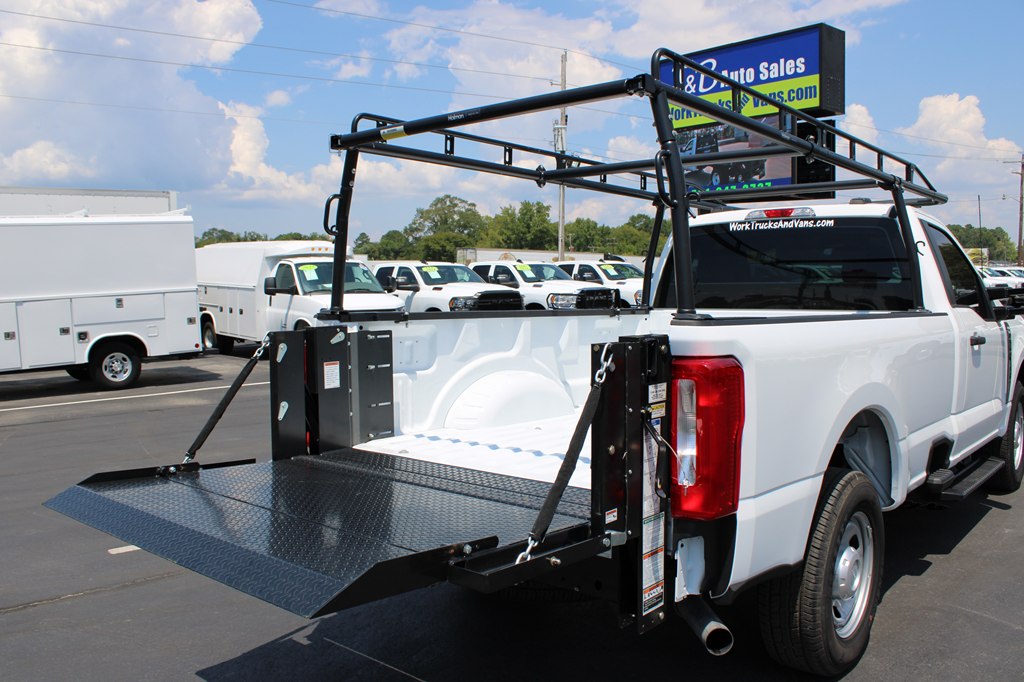 2024 Ford F-350 photo 9