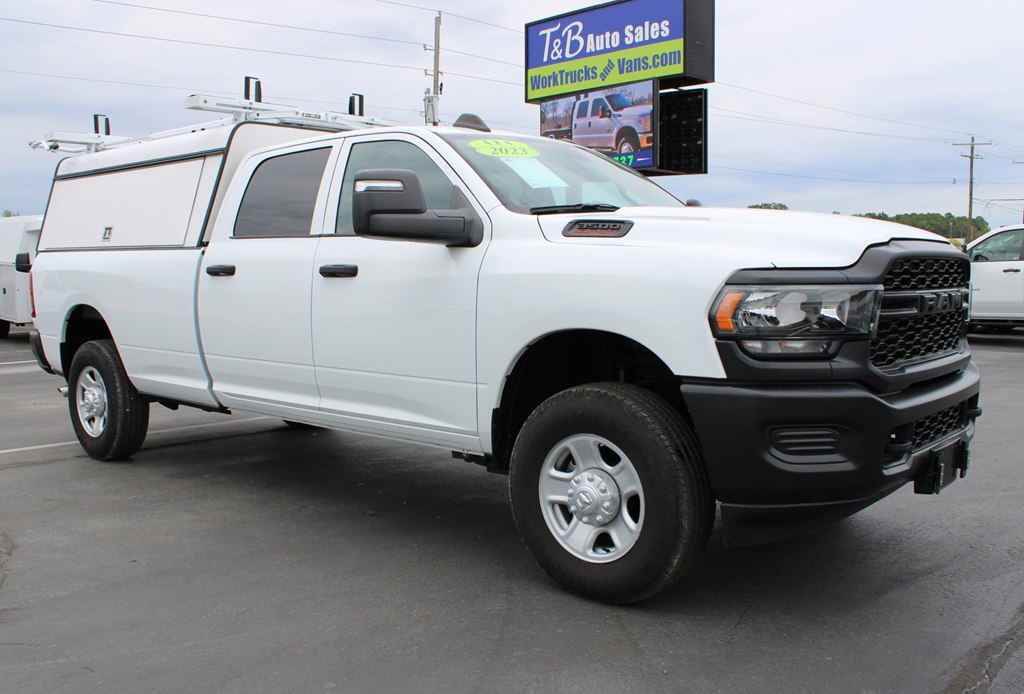 2023 Ram 3500 Tradesman photo 2