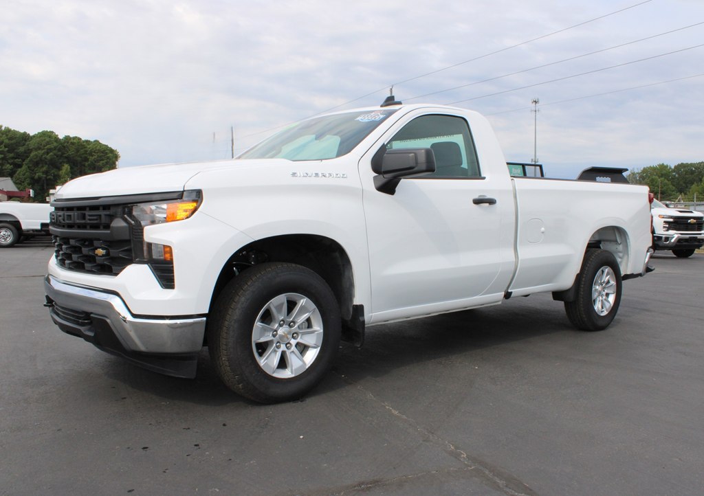 2024 Chevrolet Silverado 1500 photo 3