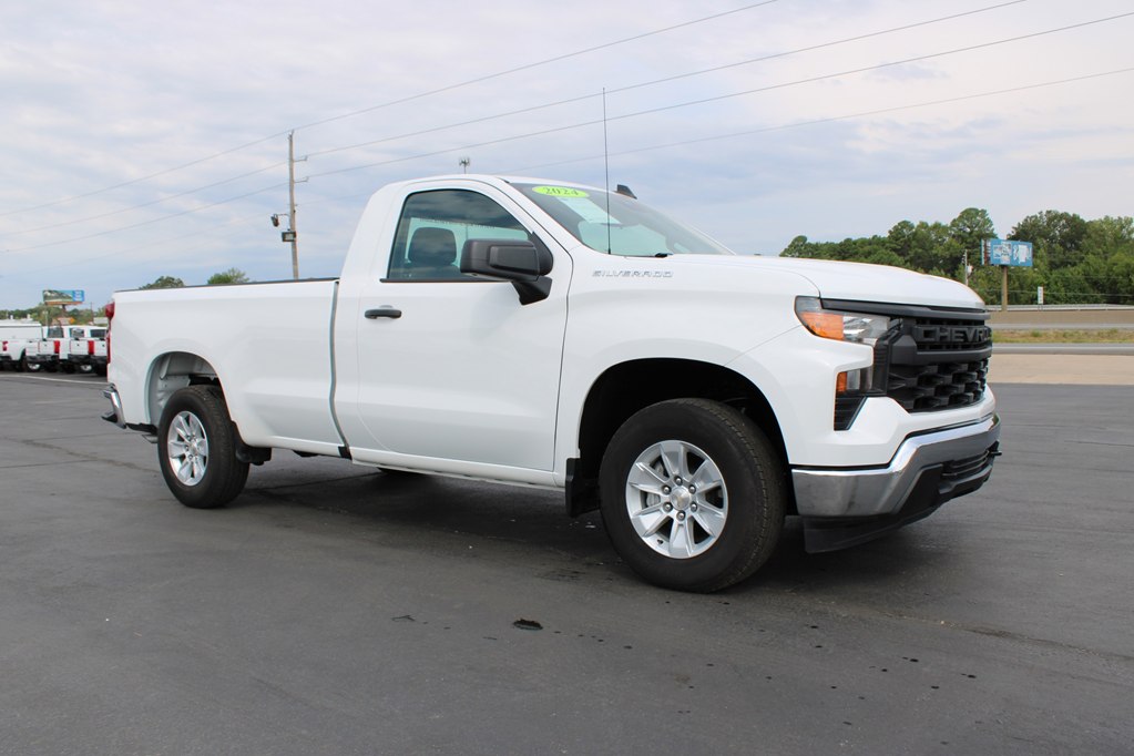 2024 Chevrolet Silverado 1500 photo 2