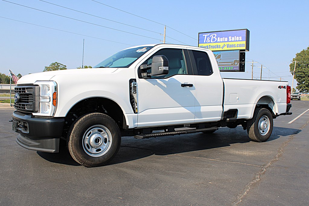 2024 Ford F-250 photo 3
