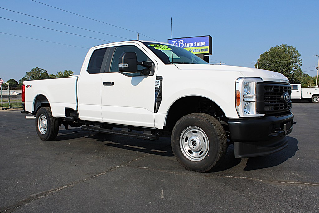 2024 Ford F-250 photo 2