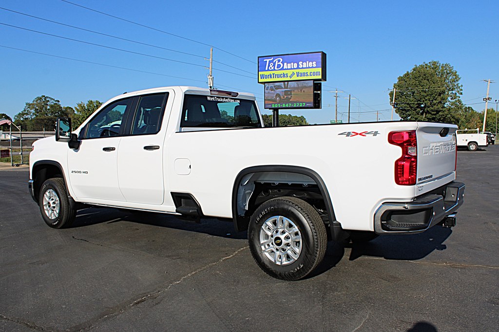 2025 Chevrolet Silverado 2500HD photo 4
