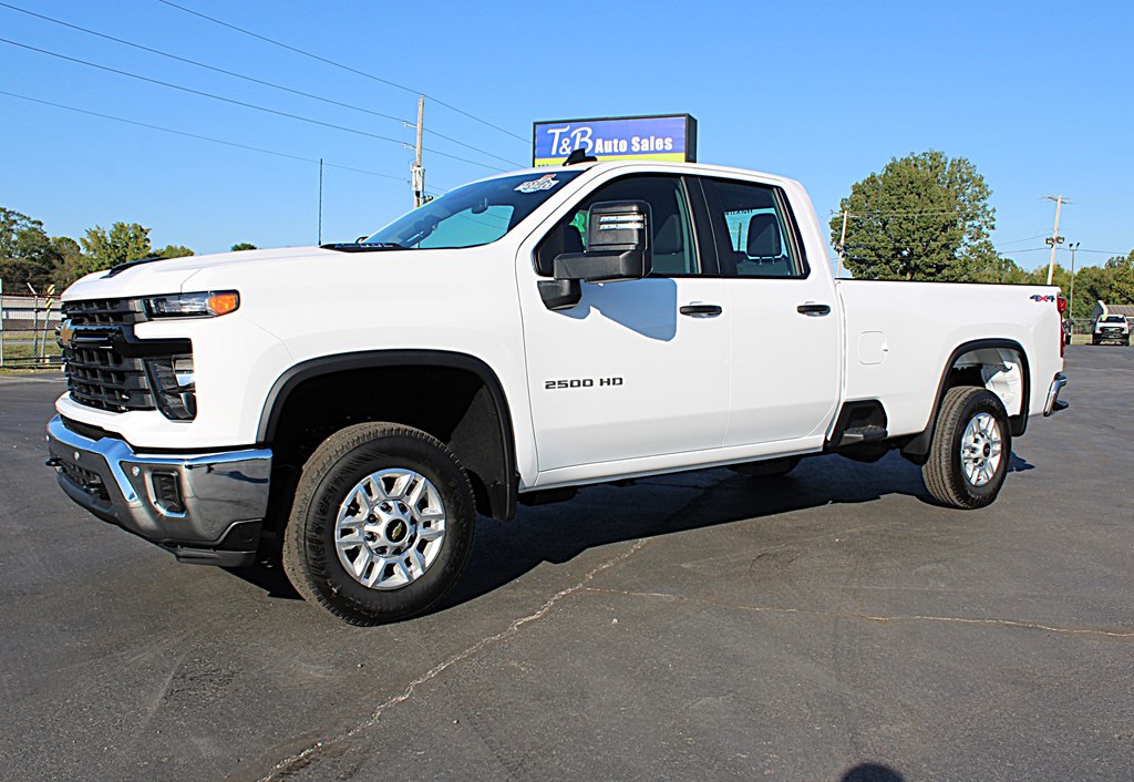 2025 Chevrolet Silverado 2500HD photo 2