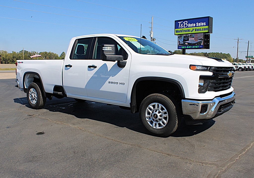 2025 Chevrolet Silverado 2500HD photo 3