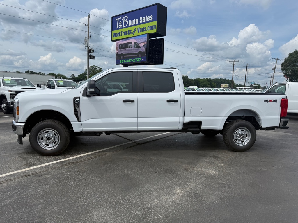 2026 Ford F-250 XL 4x4 Crew Cab 8' Box's photo