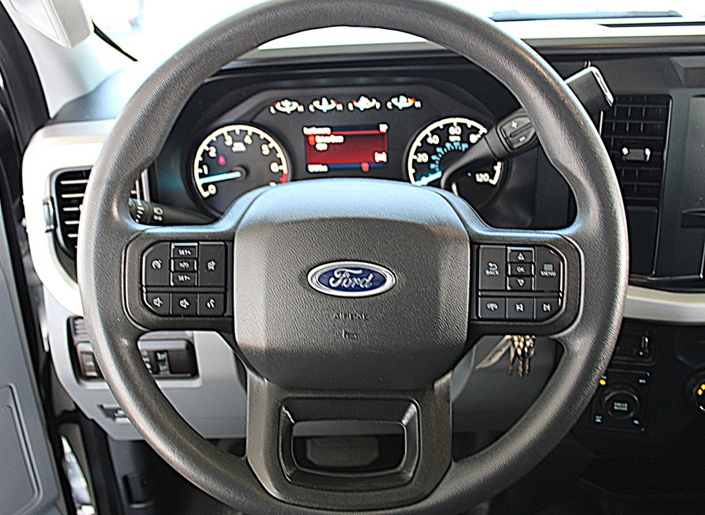 2023 Ford F-350 photo 18