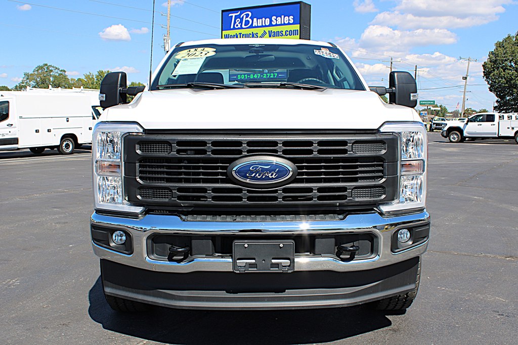 2023 Ford F-350 photo 9