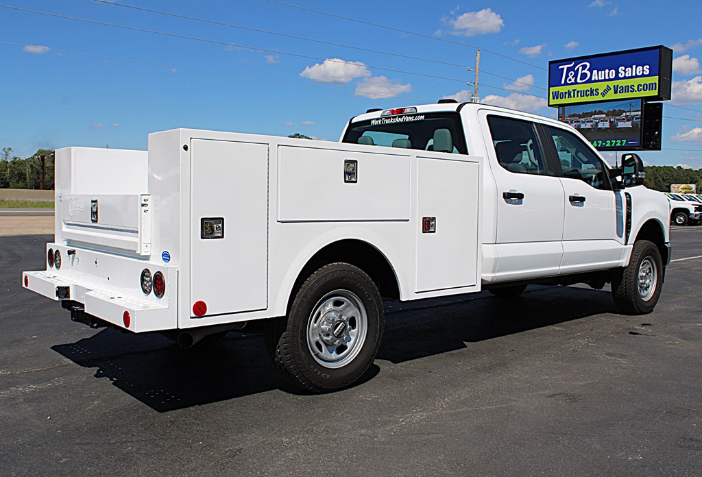 2023 Ford F-350 photo 4